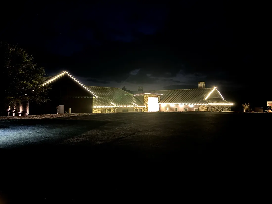 Long ranch roofline